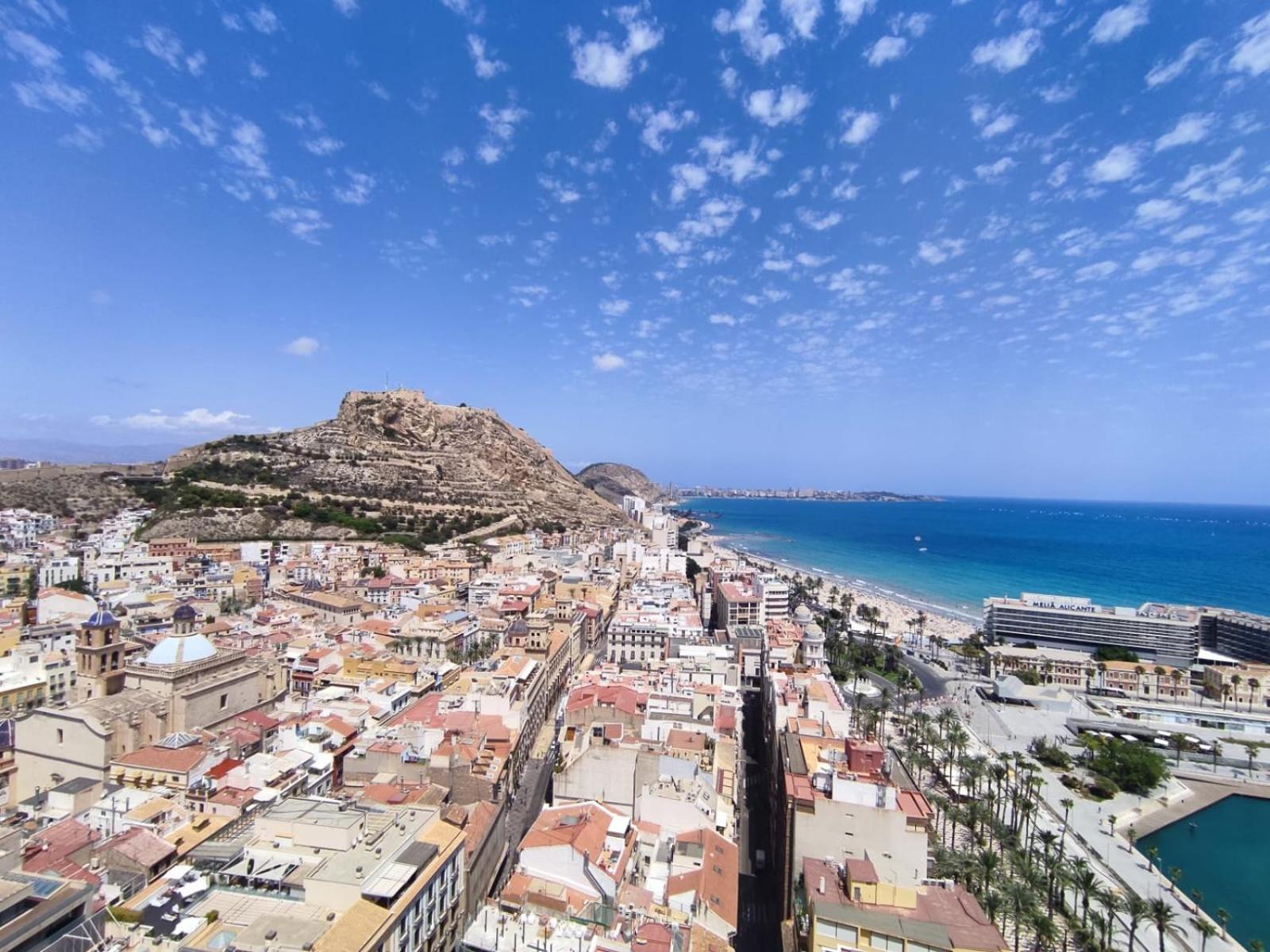 Alicante Beach And Center 外观 照片